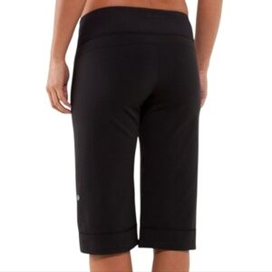 Lululemon Clam Digger II Crop Leggings Black Women 6 Luon Mid Rise Capri